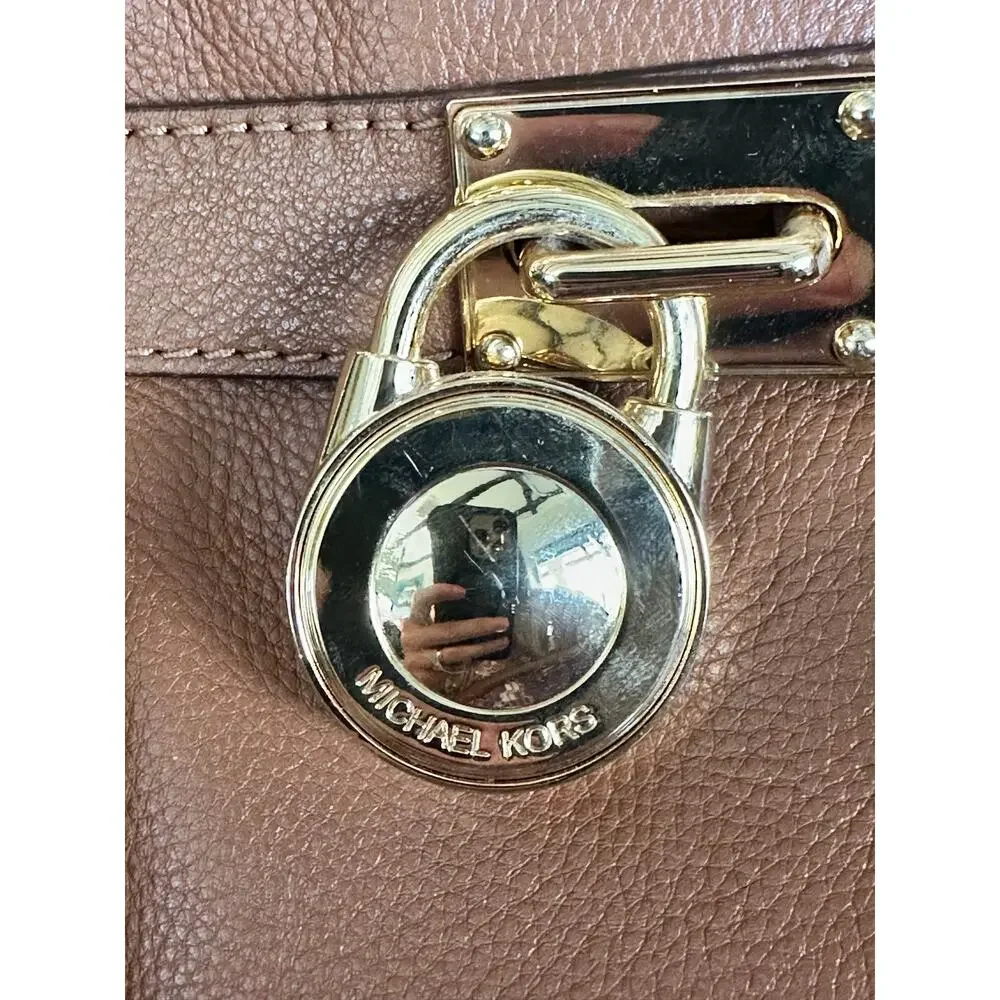 EUC Michael Kors Hamilton Large Studded Leather Tote Brown Gold Lock & Key Chain
